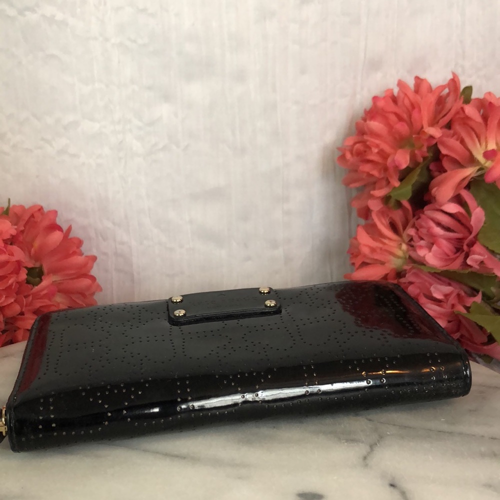 KATE SPADE black patent leather polka dot zip around accordion wallet wristlet - Picture 7 of 16